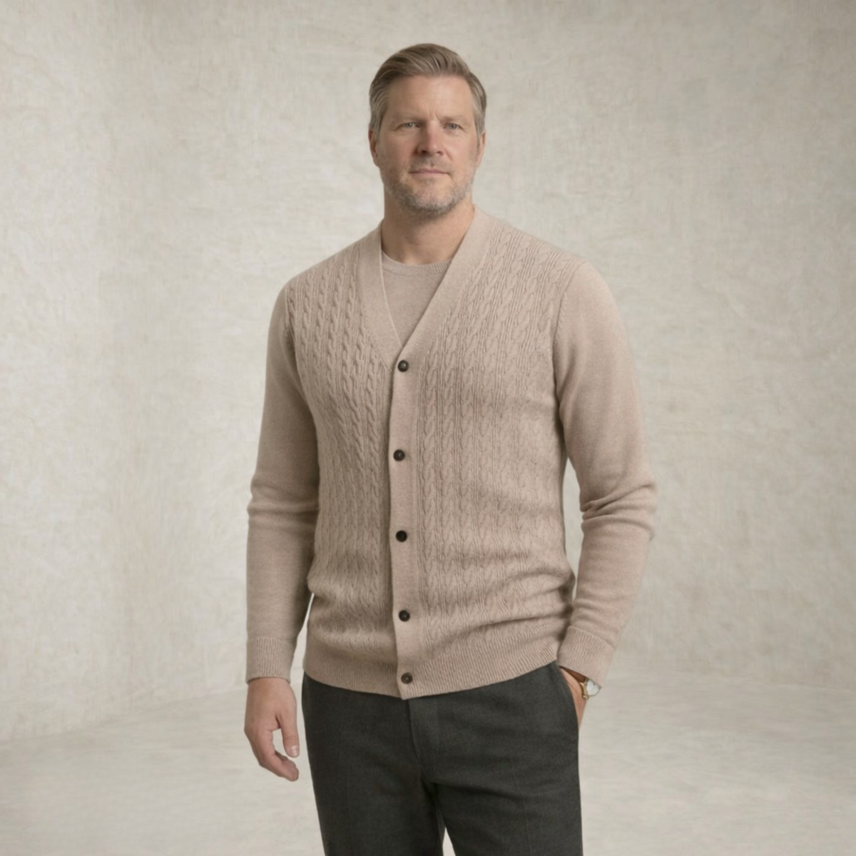 William | Fine Knit V-Neck Buttoned Sweater